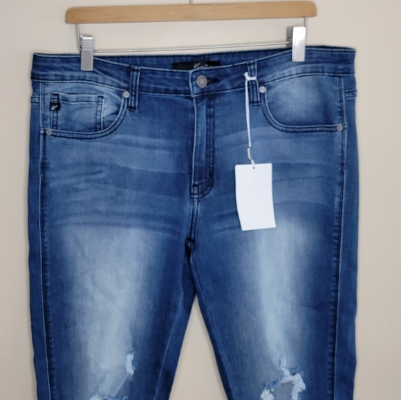 NWT Kancan | Distressed Skinny Jeans Frayed Hem - Picture 3 of 6